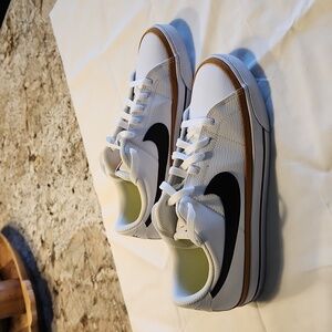 Nike leather sneakers